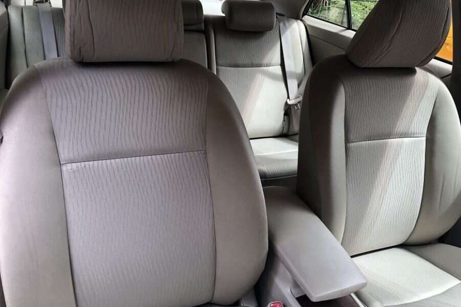 Toyota Premio – Colombo