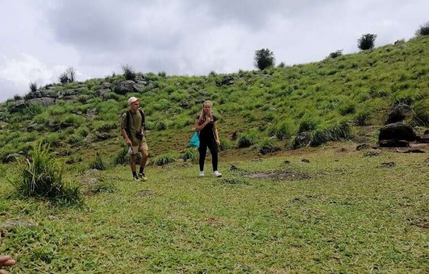 Day Hiking Tour in Hanthana Mountains Range