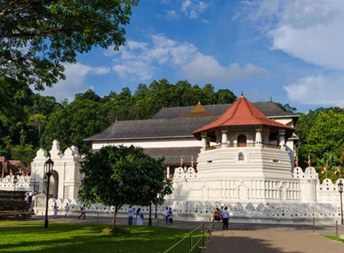 Temple of the Tooth, Kandy